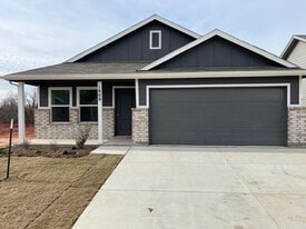 Building Photo - 1809 Ventasso Blvd