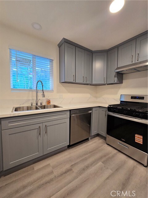 Building Photo - 422 W Graves Ave