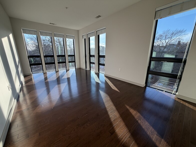 Building Photo - 40A Marion St