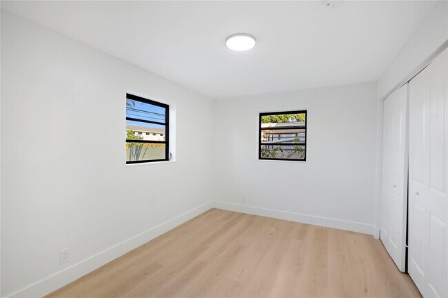 Building Photo - 3613 SW 1st St