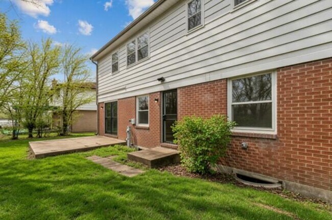 Building Photo - 18135 Cherrywood Ln