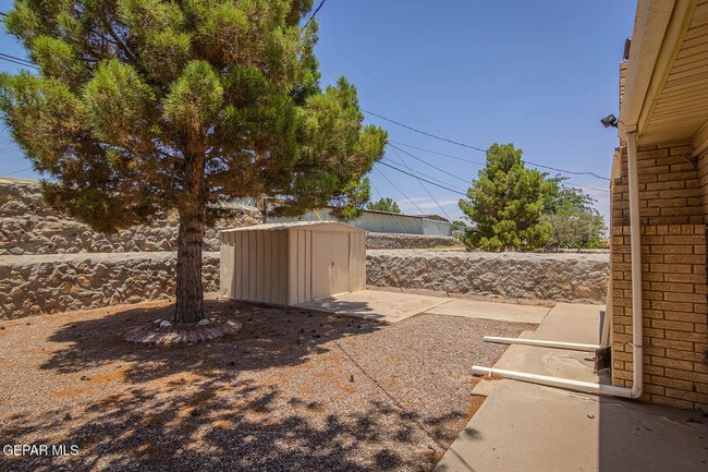 Building Photo - 2125 Pacheco Dr