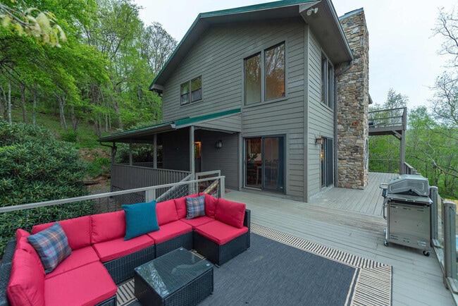 Building Photo - 36 Randall Dr