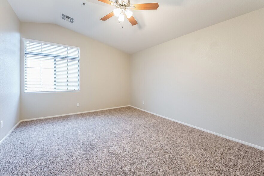 Building Photo - 6417 Pine Willows Ct