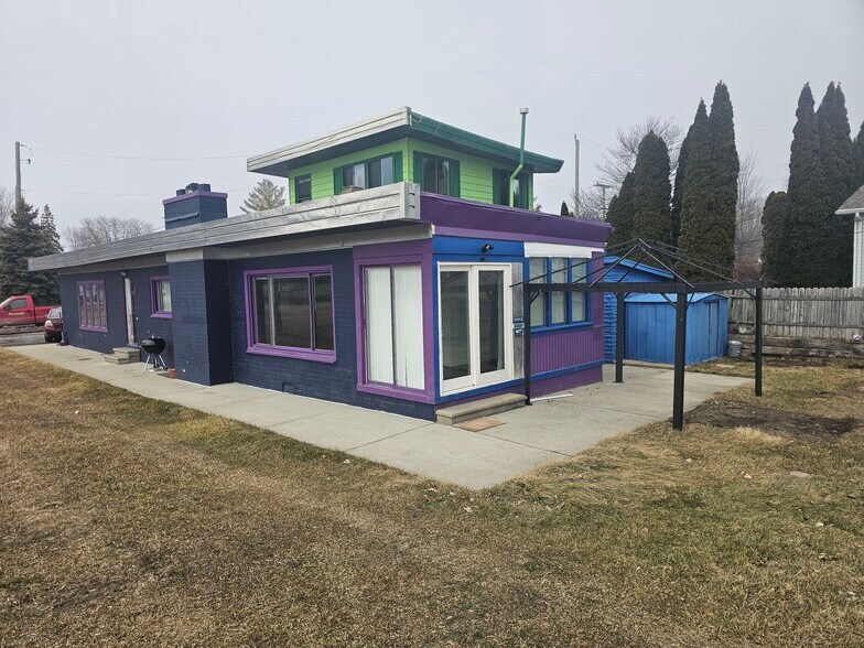 Building Photo - 37252 Jefferson Ave