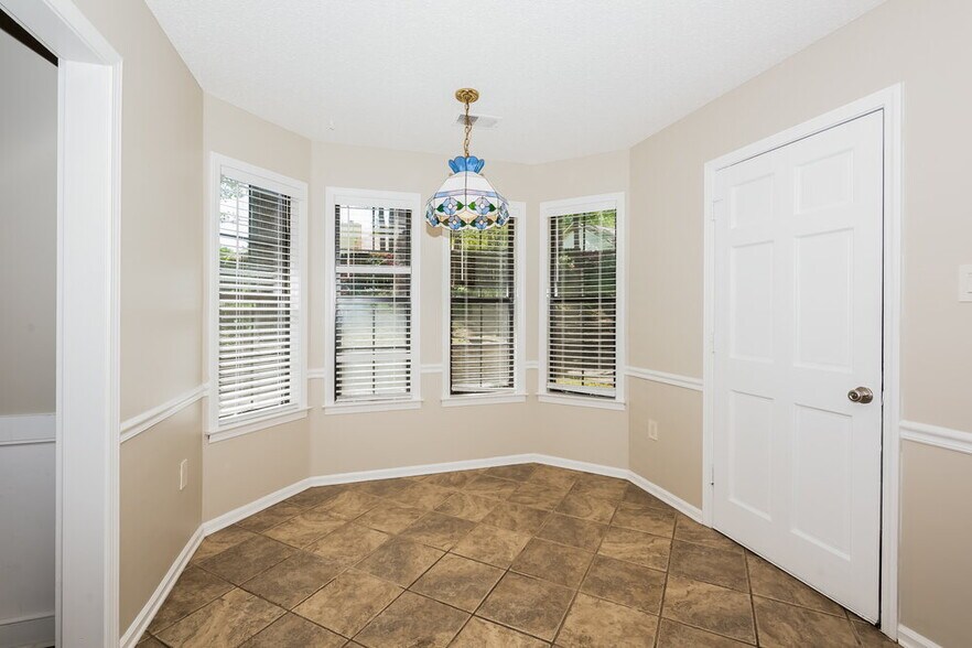 Building Photo - 8169 Cairn Dr