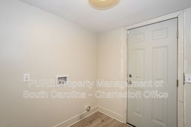 Building Photo - 2679 Oregon Ave