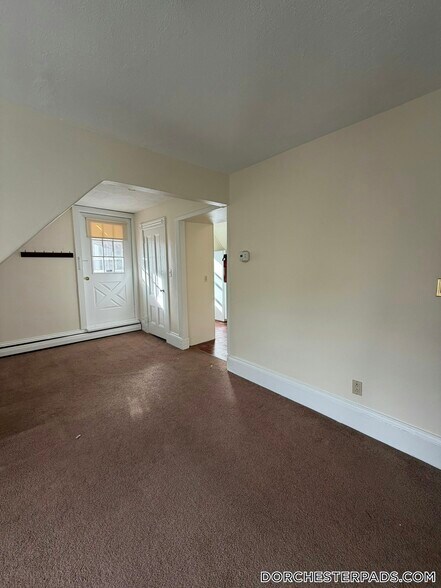 Building Photo - 393 Adams St