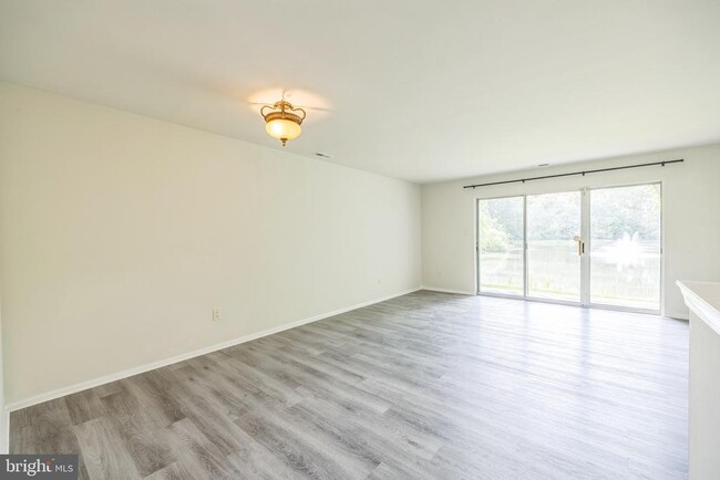 Building Photo - 905 Rabbit Run Rd