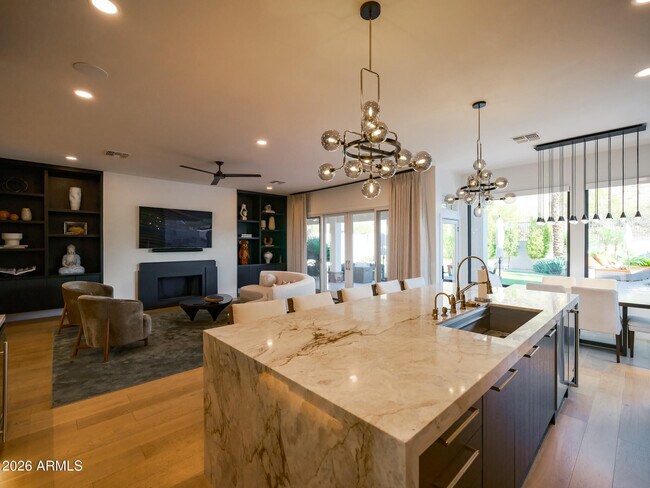 Building Photo - 2024 E Granite View Dr