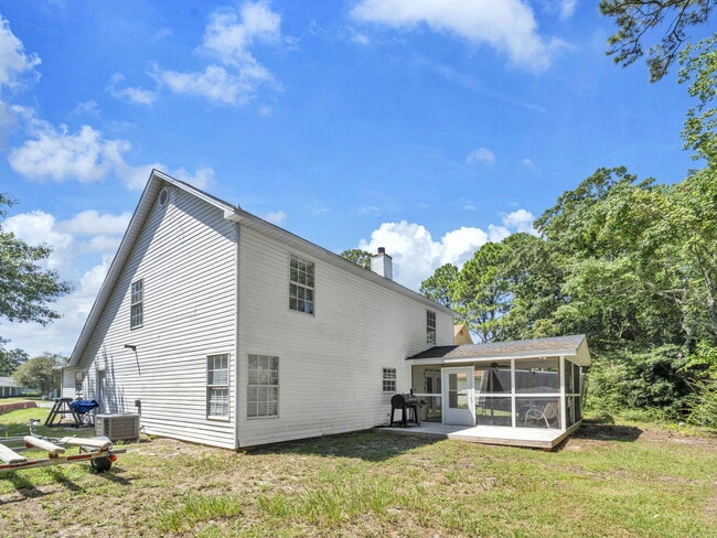 Building Photo - 1061 Quail Hollow Dr