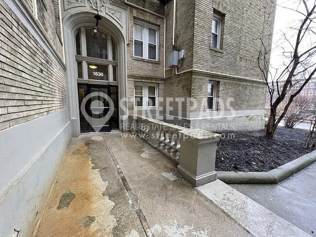 Building Photo - 2 bedroom in Boston MA 02135