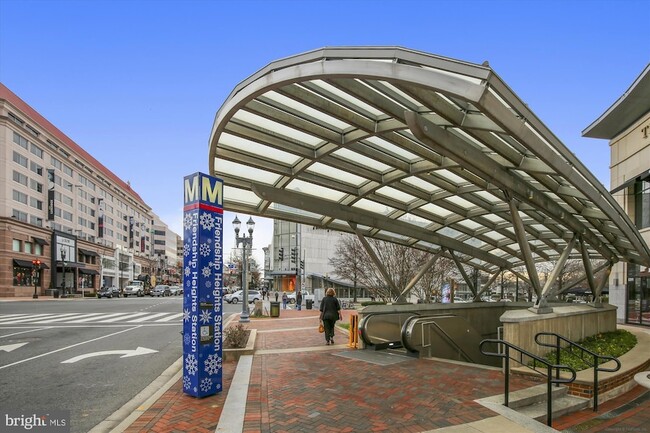 Building Photo - 4601 N Park Ave