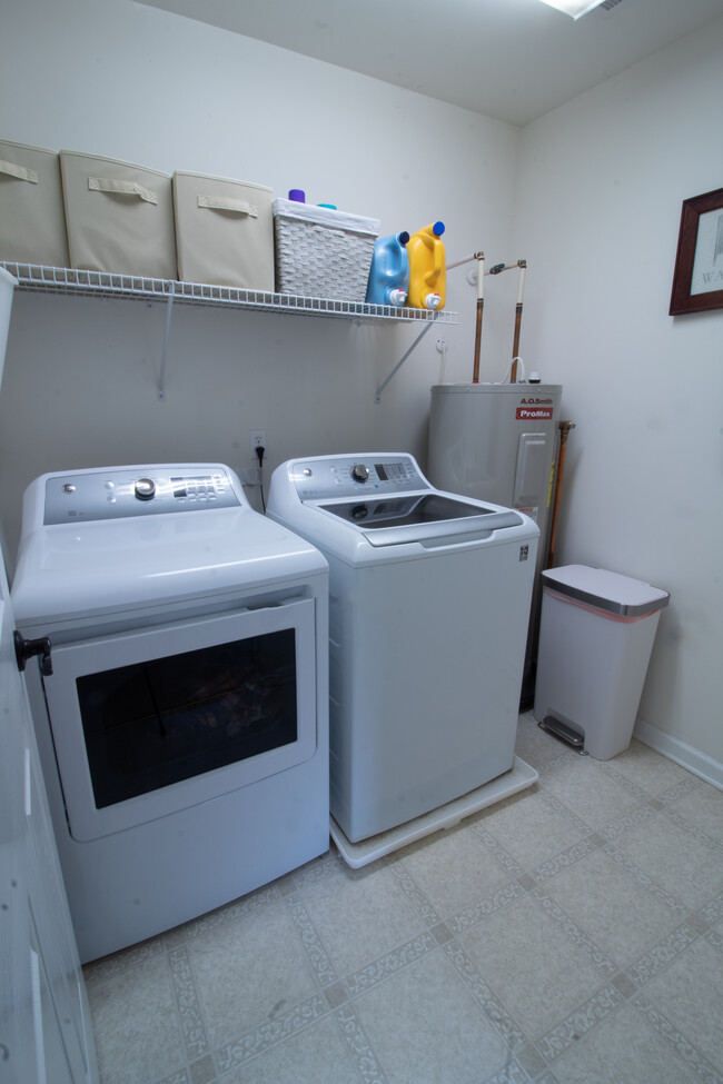 upstairs laundry - 536 Rolling Valley Ct