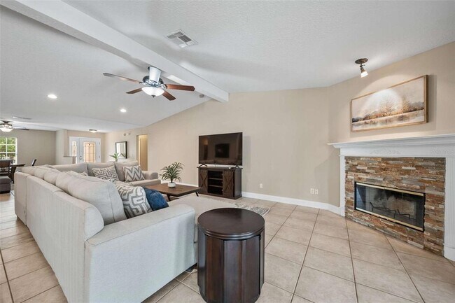 Building Photo - 11 Riviera Estates Ct