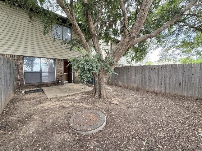 Building Photo - 1334 Eastgate Dr