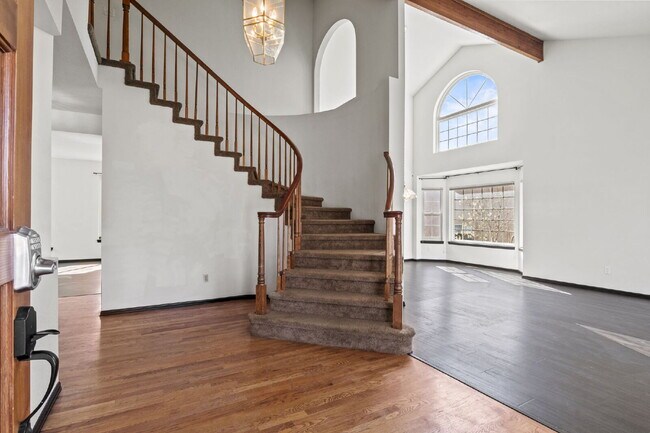 Building Photo - Huge Open-Concept Home in the Vibrant Briargate Neighborhood!