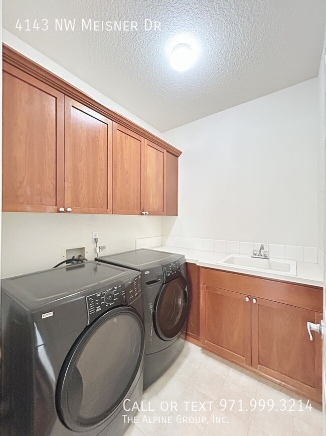 Building Photo - 4143 NW Meisner Dr