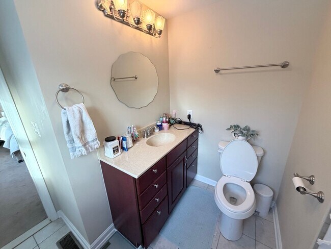 Building Photo - 5115 Irving St