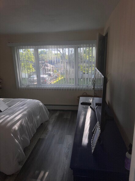 Building Photo - 130 N 20th St