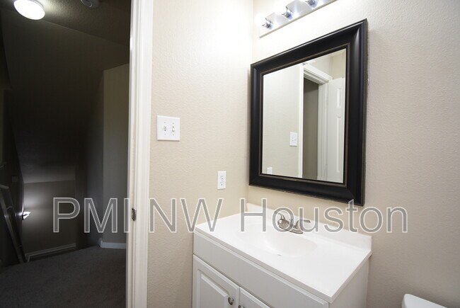 Building Photo - 26306 Hartwill Dr