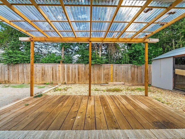 Building Photo - 1725 Rohan Cir