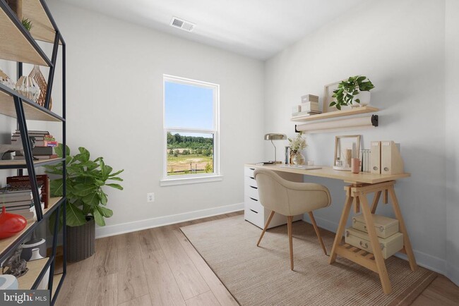 Building Photo - 1611 POTOMAC SHORES Pky