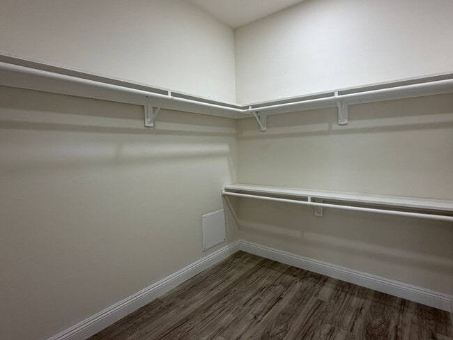 Building Photo - 4465 Gilchrist Dr
