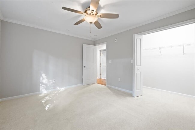 Building Photo - 305 Winding River Dr