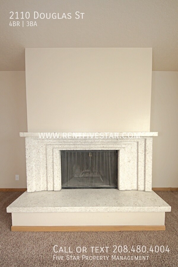 Building Photo - 2110 Douglas St