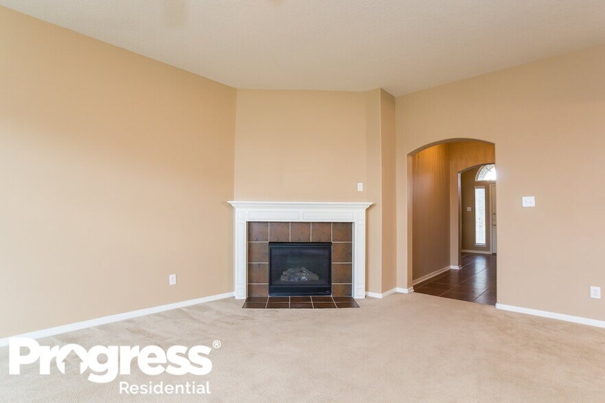 Building Photo - 17302 Cricket Mill Dr
