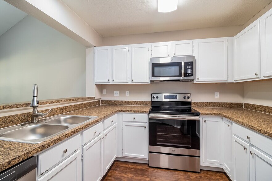 Building Photo - 395 Cidermill Pl