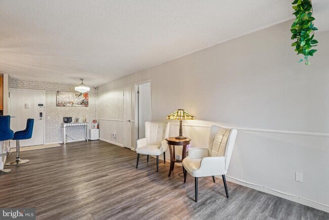 Building Photo - 60 S Van Dorn St