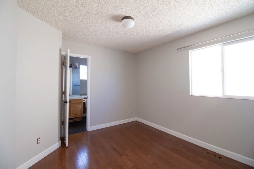 Building Photo - 9360 Wolf Pack Terrace