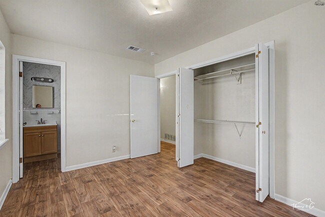 Building Photo - 2310 Reilly Rd