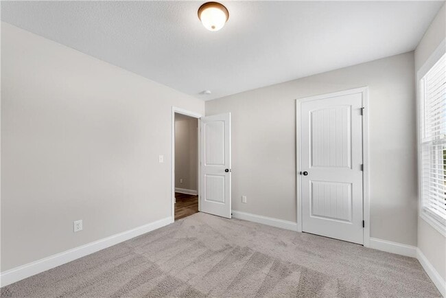 Building Photo - 2164 Savannah Dr