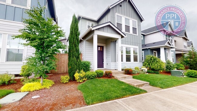 Building Photo - REED'S CROSSING!  Luxury Home, Stylish Amenities, Central Air-Conditioning, Close To Nike & Intel