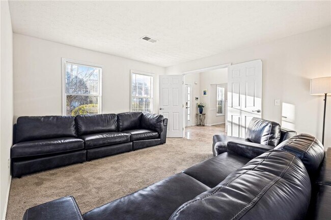 Building Photo - 2034 Locksley Terrace