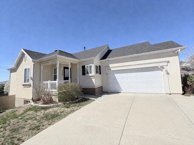 Building Photo - Peppercorn