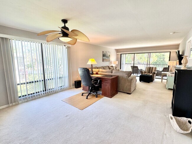 Building Photo - ** ABBEY AT BERKSHIRE VILLAGE ** 2 BED / 2...