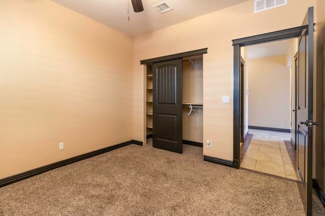 Building Photo - 3138 Fox Grove