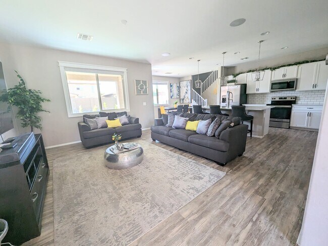 Living Room - 4391 W Federal Way