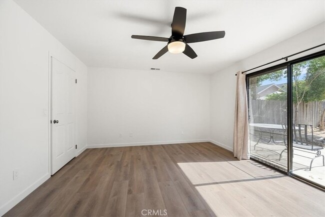 Building Photo - 836 Casals Dr