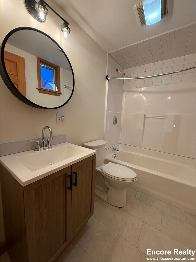 Building Photo - 24 Gardner St