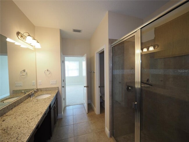 Building Photo - 995 Molly Cir