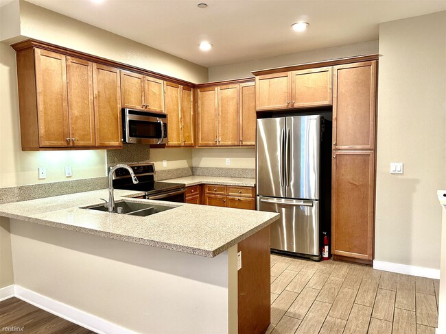 Building Photo - 3 br, 3 bath Condo - 9327 Alondra Boulevard 2