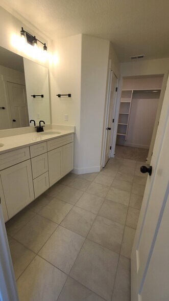 Building Photo - 4362 W Hemsley Ln