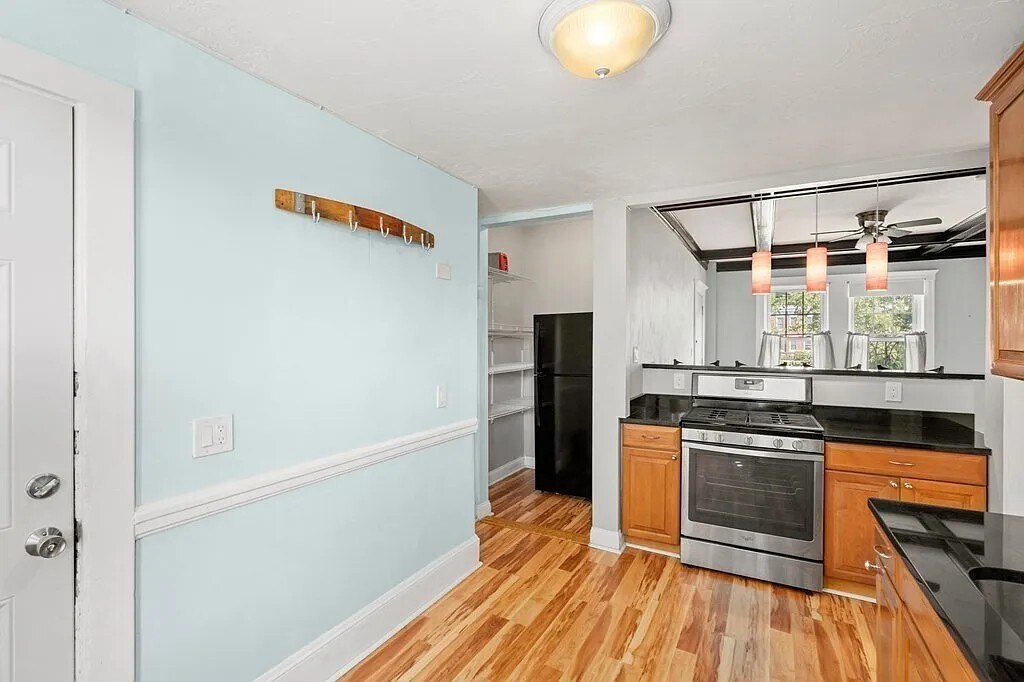 Building Photo - 1742 Commonwealth Ave