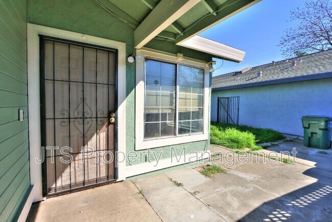 Building Photo - 7733 Temwoods Way