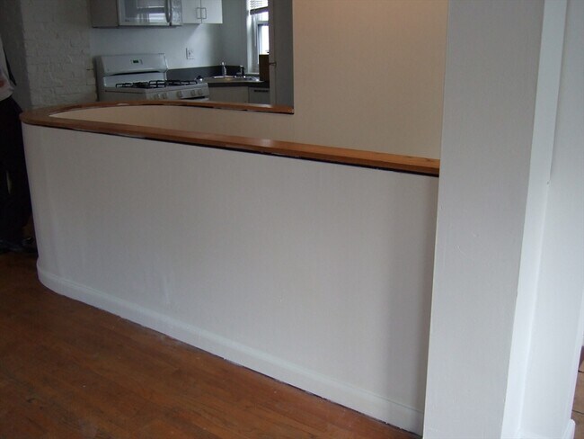 Building Photo - 36 Holman St